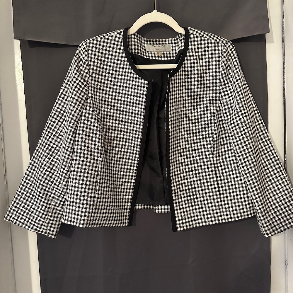 12P Tahari Arthur S Levine Black and White Gingham Blazer - Petite
